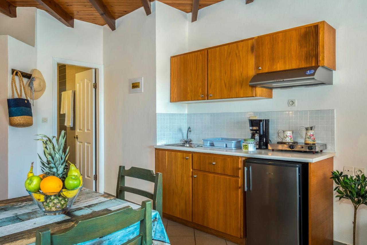 Theos Village Apartments Като-Даратсо Экстерьер фото