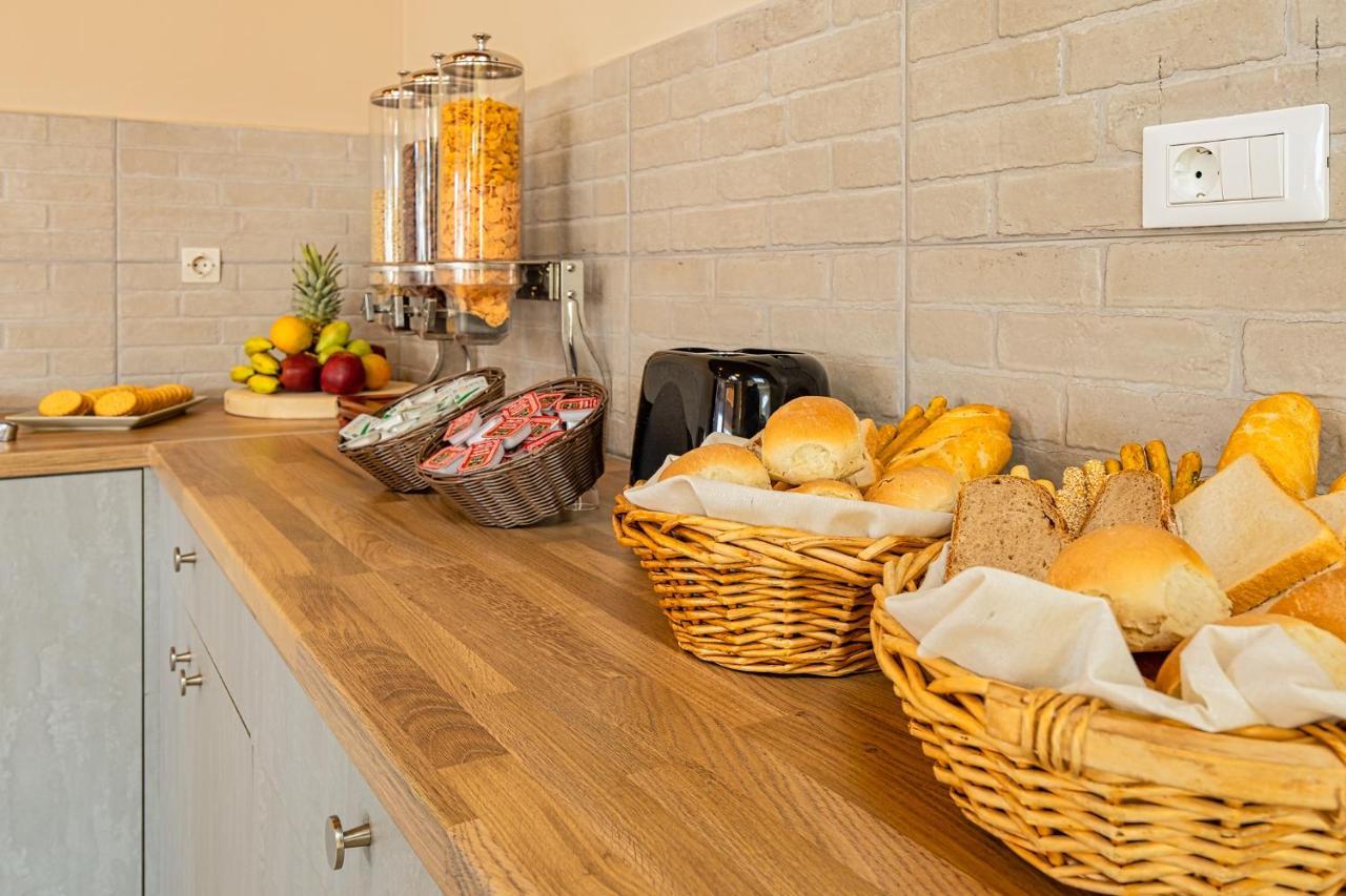 Theos Village Apartments Като-Даратсо Экстерьер фото