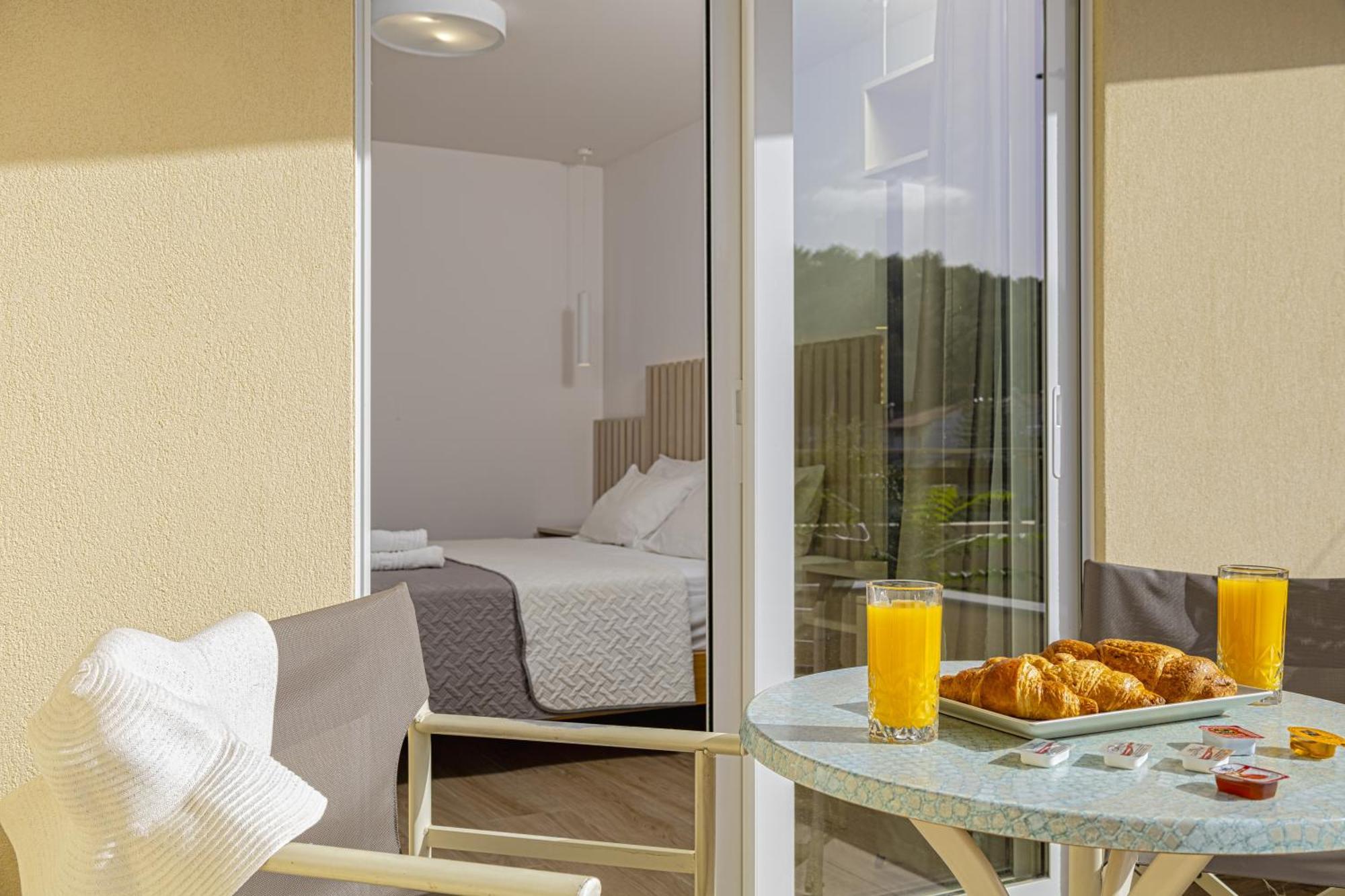 Theos Village Apartments Като-Даратсо Экстерьер фото